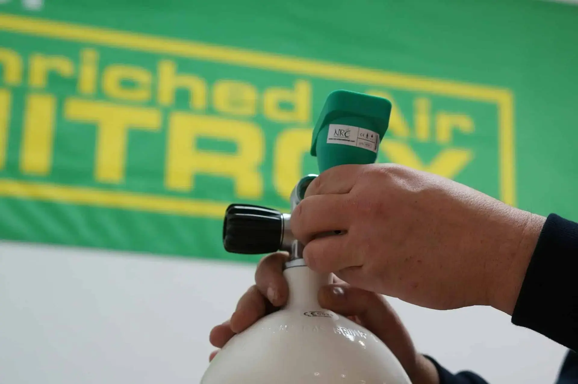 Flaschenfüllungen mit Luft, Nitrox & Trimix – Taucher Nordhessen Baunatal